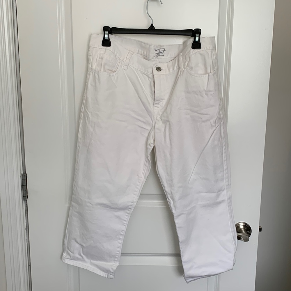 White capris pants